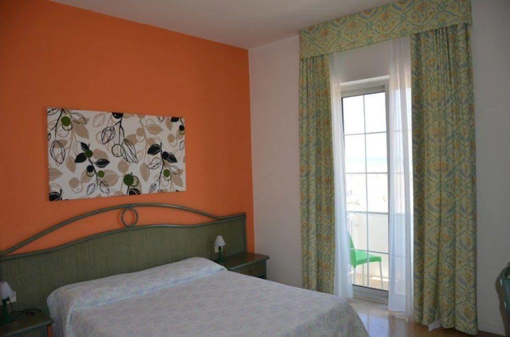 Hotel Garni' Serena Caorle Exterior photo